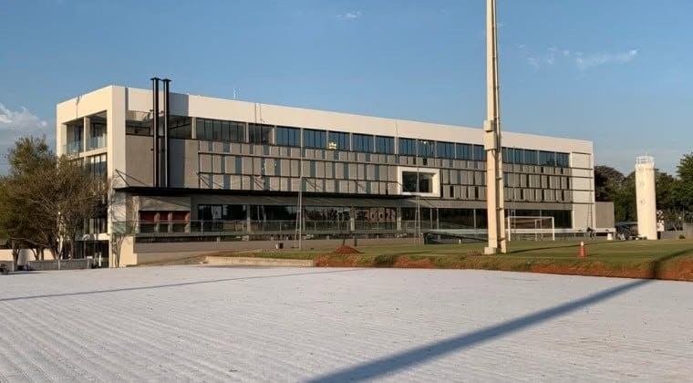 Edificio Villa Olimpia terminado, 4 plantas frente a la cancha